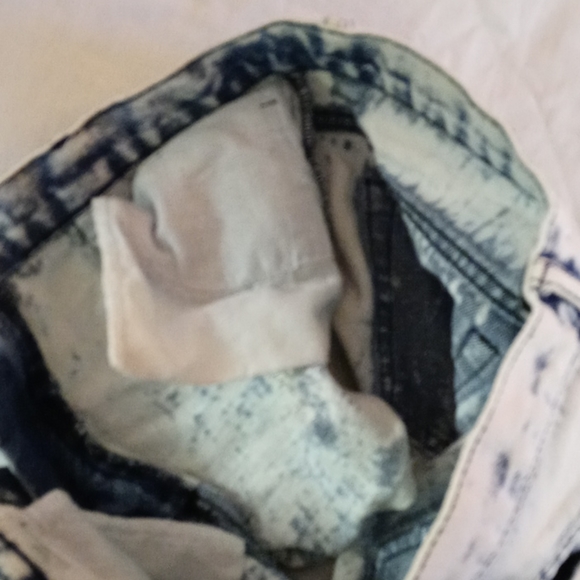 Womans shorts - Picture 6 of 7